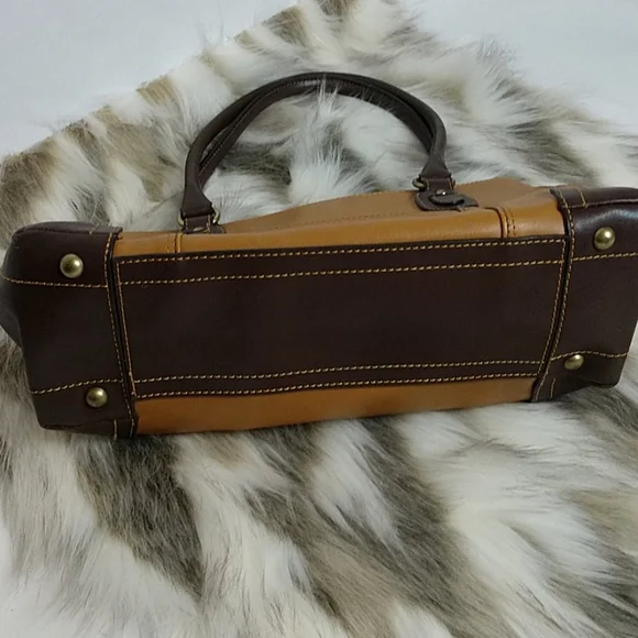 🎯 SOLD! - Nine West Vegan Leather Bag. Size 13x8" EUC! - Picture 5 of 16